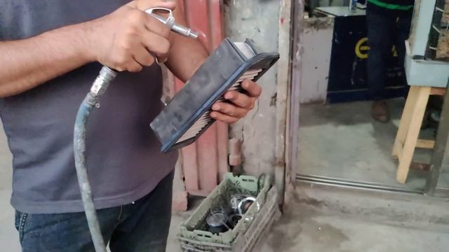 How To Open And Clean Suzuki Wagon R Air Filter #wagonr #airfilter #cleanairfilter