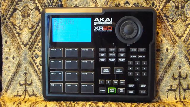 Akai XR20 Drum Machine Factory Demo Song смотреть онлайн