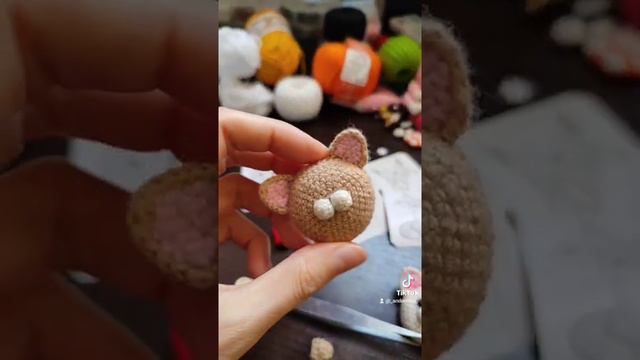 Котик с сердечком брошь амигуруми 😊❤ смотреть онлайн