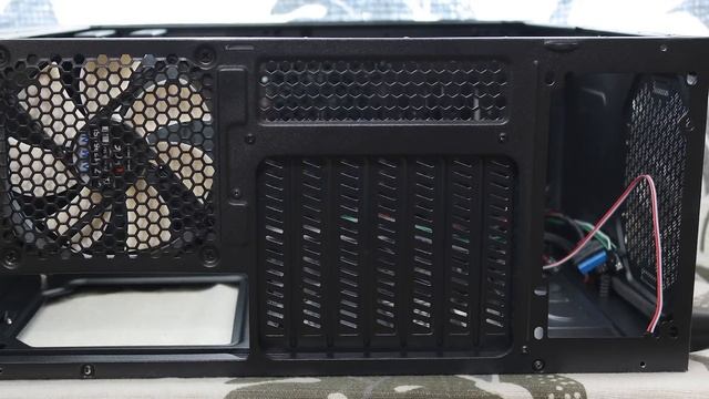 Обзор компьютерного корпуса Zalman Z1 смотреть онлайн