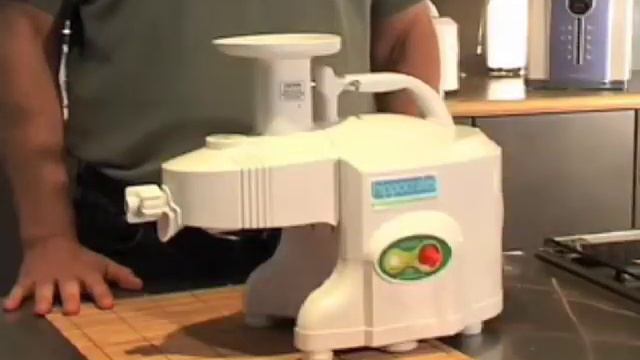 Hippocrates Green Power Twin Gear Juicer-healthy cold pressed juice смотреть онлайн