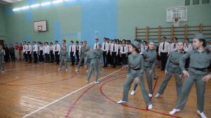 Танец  '' Служить России '' исполняет ансамбль '' Конфетти '' школа 132 и 148 г. Самара