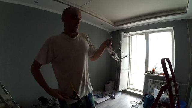 Установка люстры на натяжной потолок Весь цикл работ Делаем дырку в потолке смотреть онлайн