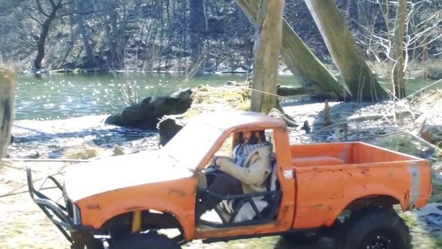 SBG DJI Osmo First Test with Toyota Hilux Crawler смотреть онлайн