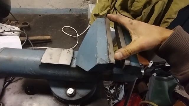 тиски слесарные ТСЦ-180, глазовский завод смотреть онлайн