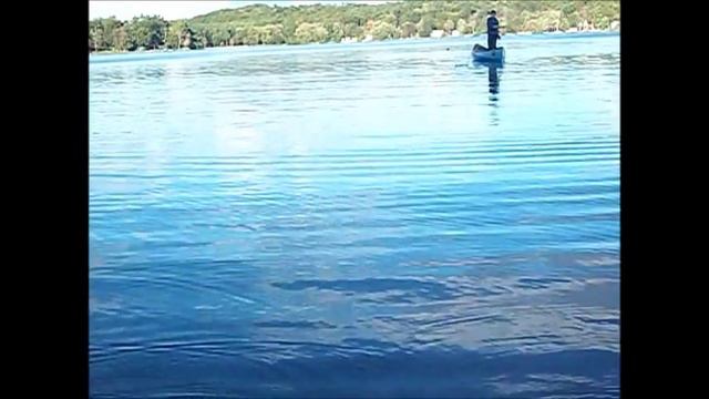 Skipping the Waboba ball on water смотреть онлайн
