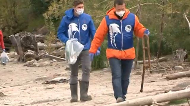 Акция "Чистый берег" в Аксарке 20 08 2020 смотреть онлайн