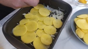 Мясо по французски в духовке с картошкой. Самый легкий и лучший рецепт. Безумно вкусно и быстро!