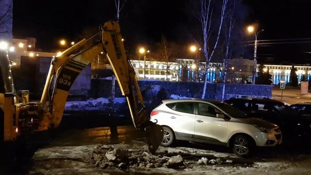 Плесецкое ДУ убирает снег вместе с асфальтом смотреть онлайн