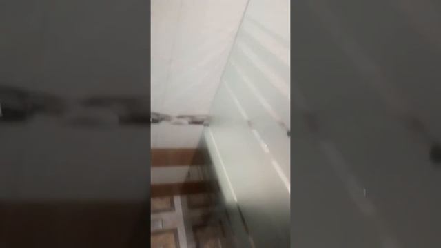 Монтаж стеклянной перегородки в душ. смотреть онлайн