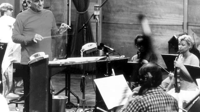 Leonard Bernstein - Sonate für Klarinette & Klavier (2. Andantino; Vivace e leggiero) смотреть онлайн