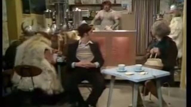 Monty Python Spam Spam смотреть онлайн