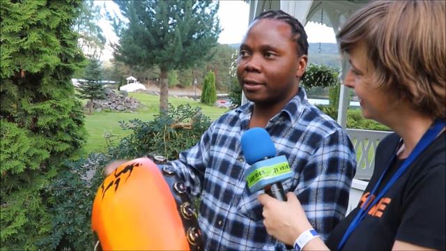 Arthur Tawapei forteller om mbiraen смотреть онлайн