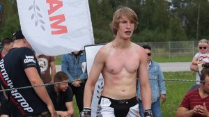 ПЛЕЙ БОЙ против Бойца Без Правил !!!