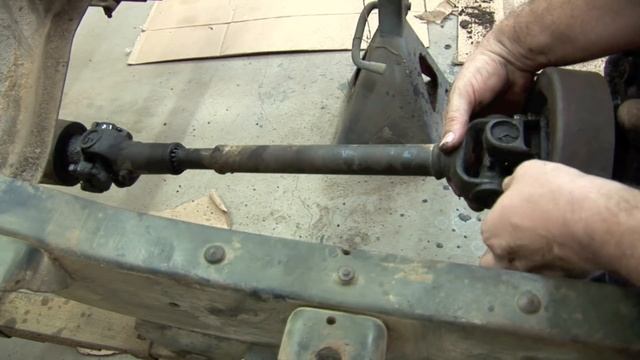 Build Your Willys: Driveshaft Removal смотреть онлайн