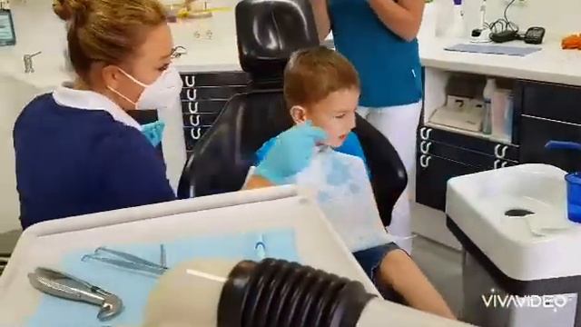 VLOG: РУСЛАН ИДЁТ ПЕРВЫЙ РАЗ К ЗУБНОМУ ВРАЧУ!!! ЕМУ ВЫРВАЛИ ЗУБ??? смотреть онлайн