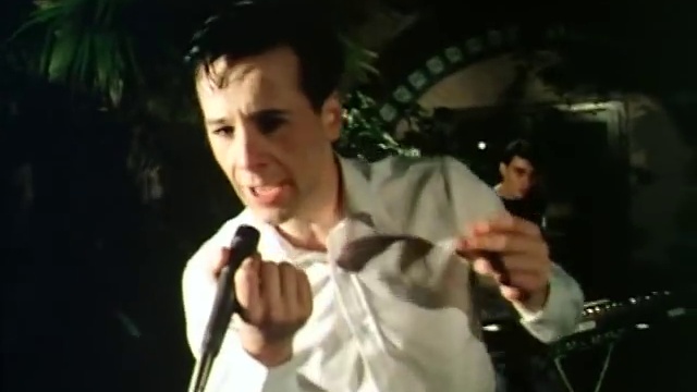 Simple Minds // Sweat In Bullet смотреть онлайн