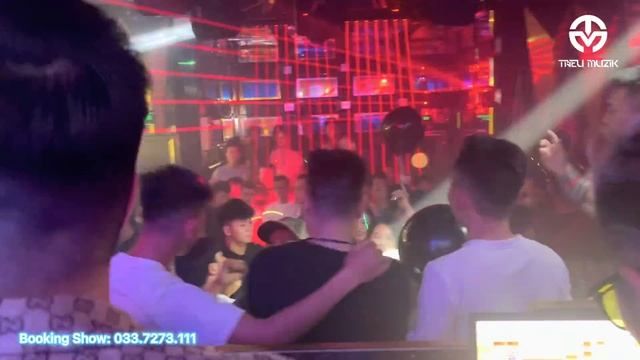 Nhạc Bar Mạnh Chết Cha - Show Ferrari Club Hải Dương - DJ Triệu Muzik смотреть онлайн