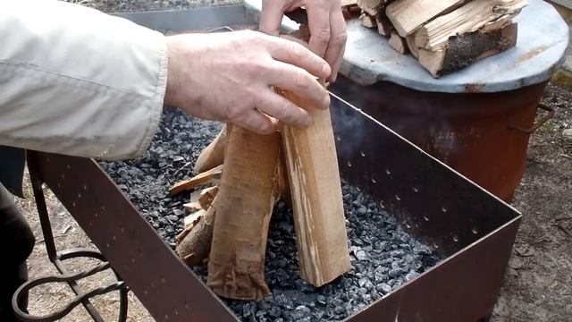 Как разжечь дрова в мангале для шашлыка на даче смотреть онлайн