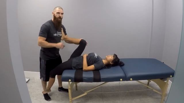Assisted PNF Stretching for the Hip Flexors and Knee Extensors (How To Tutorial) смотреть онлайн