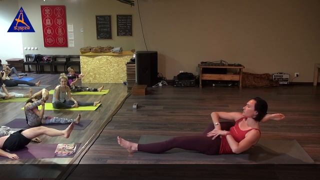 Эка Пада Ширшасана и Дурвасасана смотреть онлайн