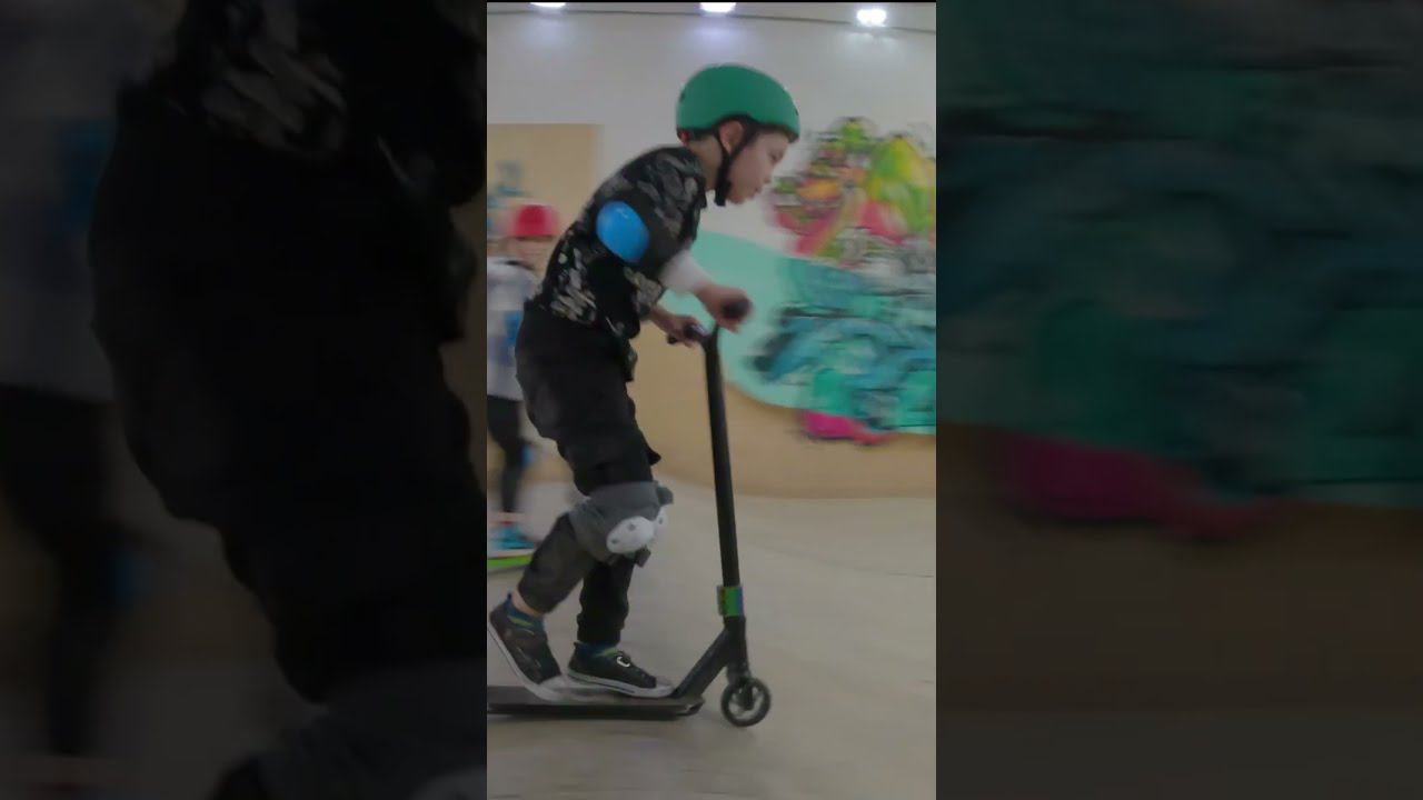 Самокат в скейт-парке смотреть онлайн