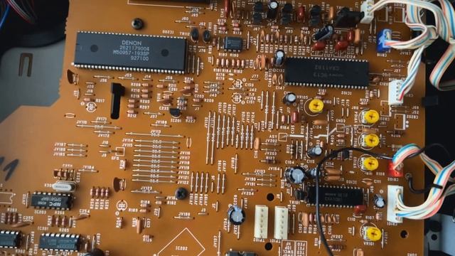 DENON PCM AUDIO TECHNOLOGY/COMPACT DISC PLAYER DCD-620 - What's inside? смотреть онлайн