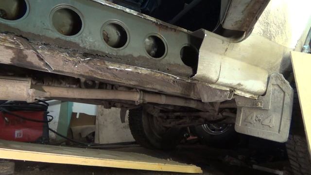 НИВА.СВАРКА. Замена и усиление порога ВАЗ 21213.часть1 смотреть онлайн