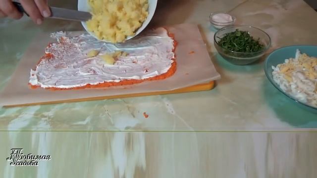 Изумительно красивый и вкусный салат с семгой в виде рулета смотреть онлайн