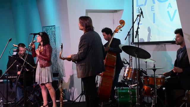 Laguna Beach Live! Presents Tom Luer's Project Popular смотреть онлайн