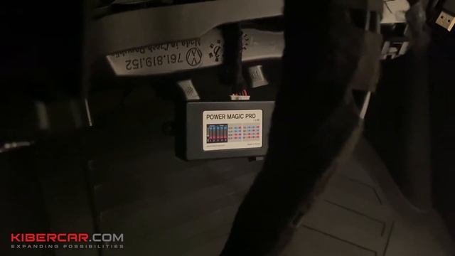 Установка автомобильного двухканального видеорегистратора Blackvue DR900x - 2ch на VW Touareg. смотреть онлайн