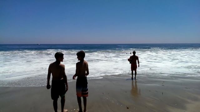 Huge waves flooded Laguna Beach caused panic July6 смотреть онлайн