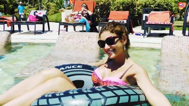 Плаваем и ныряем в бассейне в Доминикане