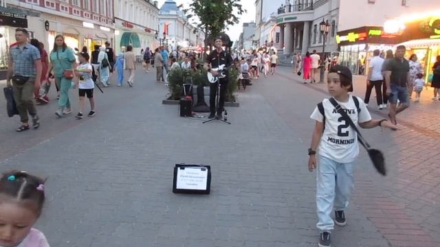 Уличные музыканты на Баумана смотреть онлайн