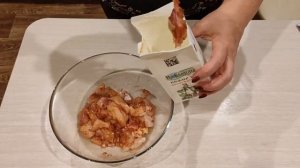 Куриный рулет в коробке из под кефира. Вкуснее колбасы и никаких хлопот.