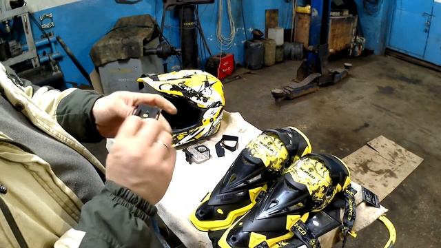 Простейший способ крепления экшн-камеры на шлем , и мой экип. смотреть онлайн