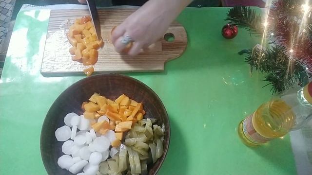 Салат з хурмою, незвичайний та смачний смотреть онлайн