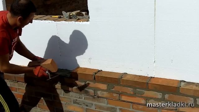 Кирпичная кладка стены под расшивку -  masterkladki