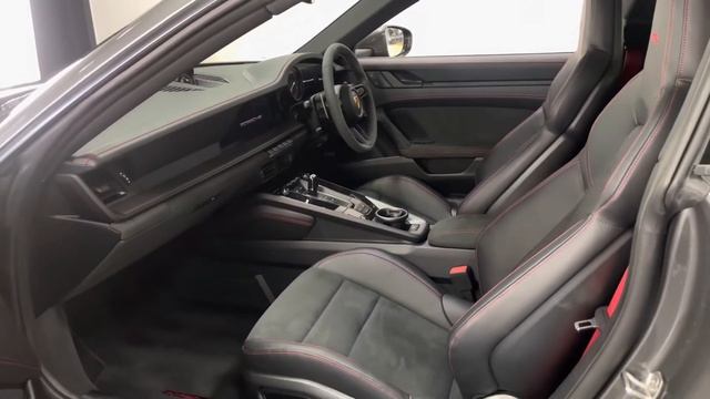 2021 Porsche 911 Carrera 4 GTS смотреть онлайн