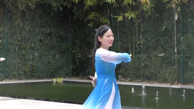 Falling Flowers ——Traditional Chinese Dance смотреть онлайн