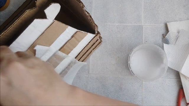 Из картонной коробки делаем подарочную коробку. смотреть онлайн