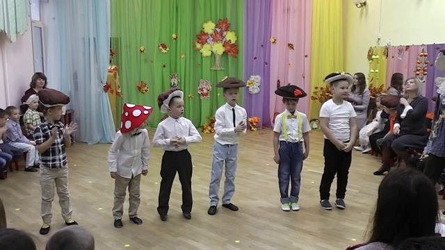Приключения в осеннем лесу смотреть онлайн