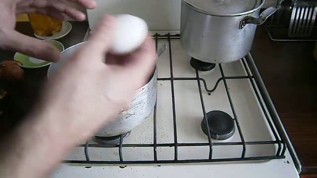 Как покрасить яйца Простой старый способ Луковичная шелуха смотреть онлайн