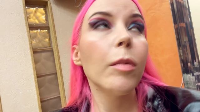 "ЧТО ЗА ПЛЕШЬ НА ГЛАЗАХ, ДЕЛАЙТЕ СКИДКУ!" - Высказала визажисту / Треш-обзор салона красоты в Москв смотреть онлайн