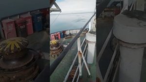 Сухогруз во льдах Азовского моря