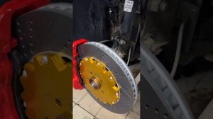 Установка 6 поршневой тормозной системы Brembo на Exeed vx.