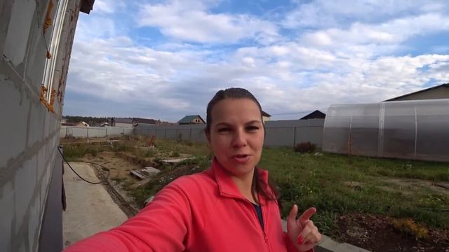 Обрабатываем теплицу. Готовим праздничный ужин! смотреть онлайн