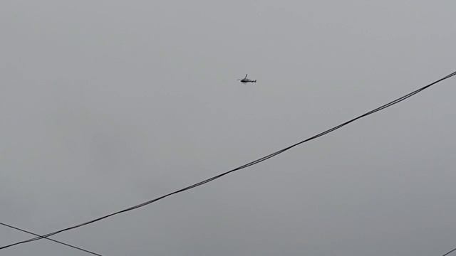 Вертолет "повис" над центром Екатеринбурга в день матча Франция - Перу смотреть онлайн