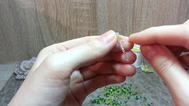 Листик из бисера. Бисероплетение / The leaf of beads смотреть онлайн