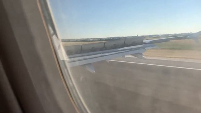 Iberia Airbus A321-212 Landing at Madrid - Barajas Airport (MAD/LEMD) смотреть онлайн